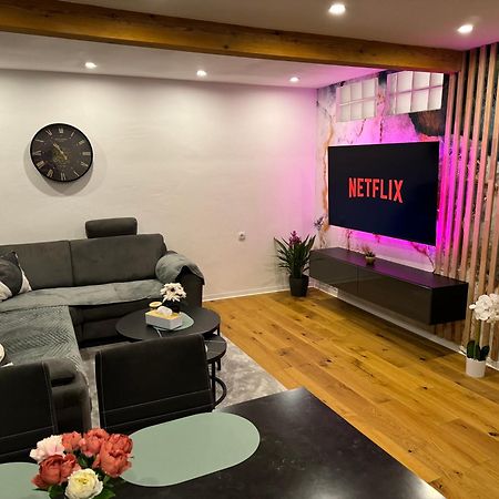 Best Central Apartment - Am Marktplatz - Up To 5 - Next To Frankfurt And Hanau - Coffee And Snacks - Netflix, Prime, Disney Nidderau Exterior photo