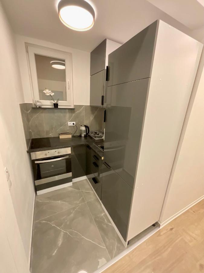 Best Central Apartment - Am Marktplatz - Up To 5 - Next To Frankfurt And Hanau - Coffee And Snacks - Netflix, Prime, Disney Nidderau Exterior photo